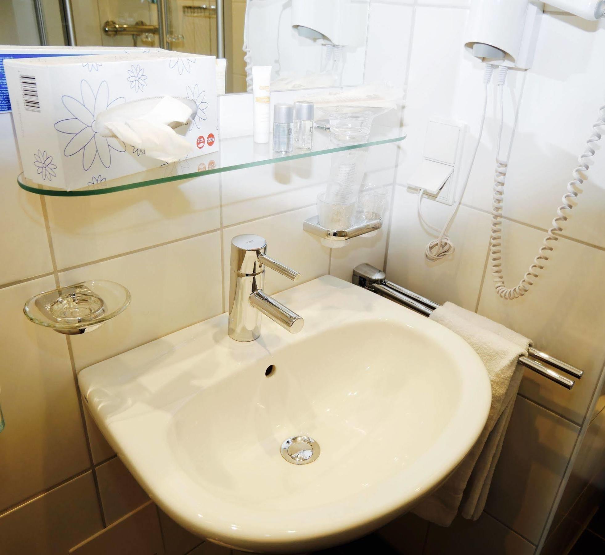 Astenturm Hotel (Adults Only) Винтерберг Екстериор снимка